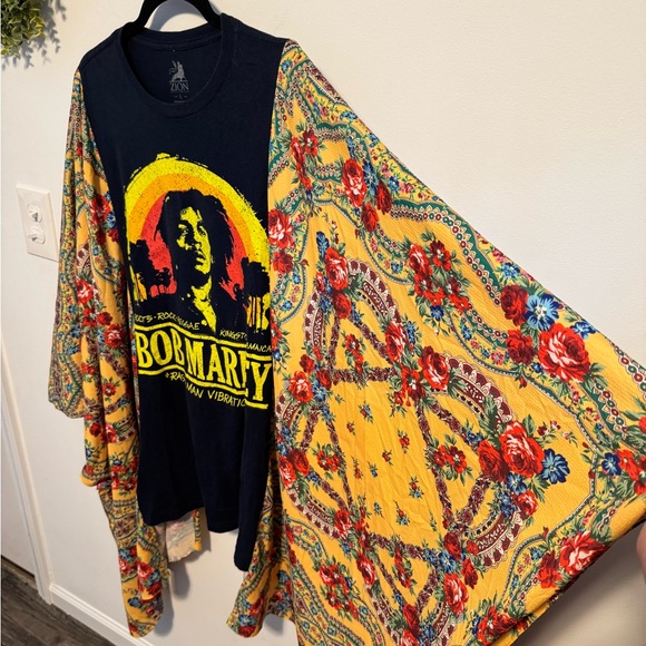 Bob Marley Graphic Women’s Top with Floral Sleeves - Picture 4 of 6